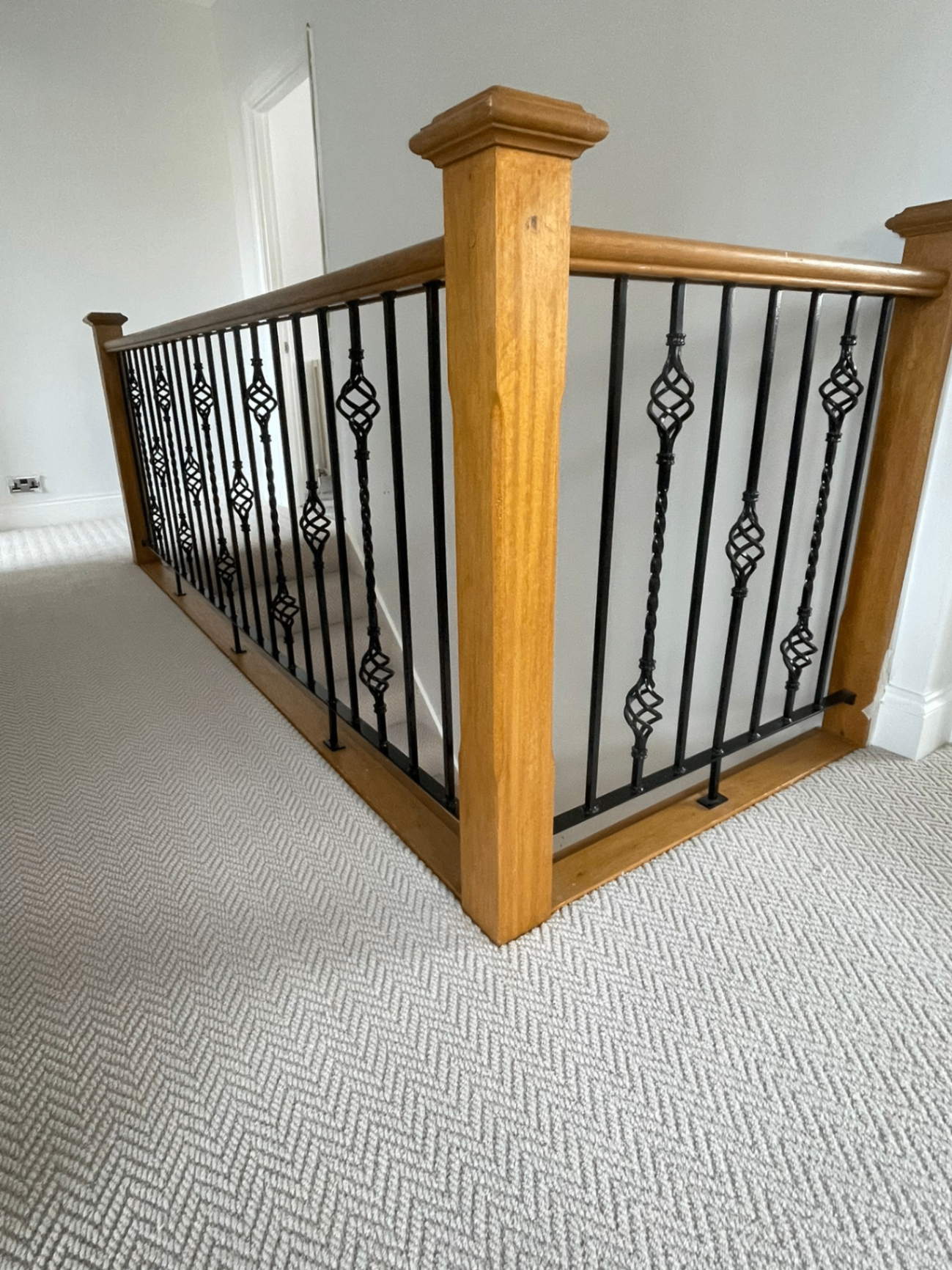 Landing carpet fit
