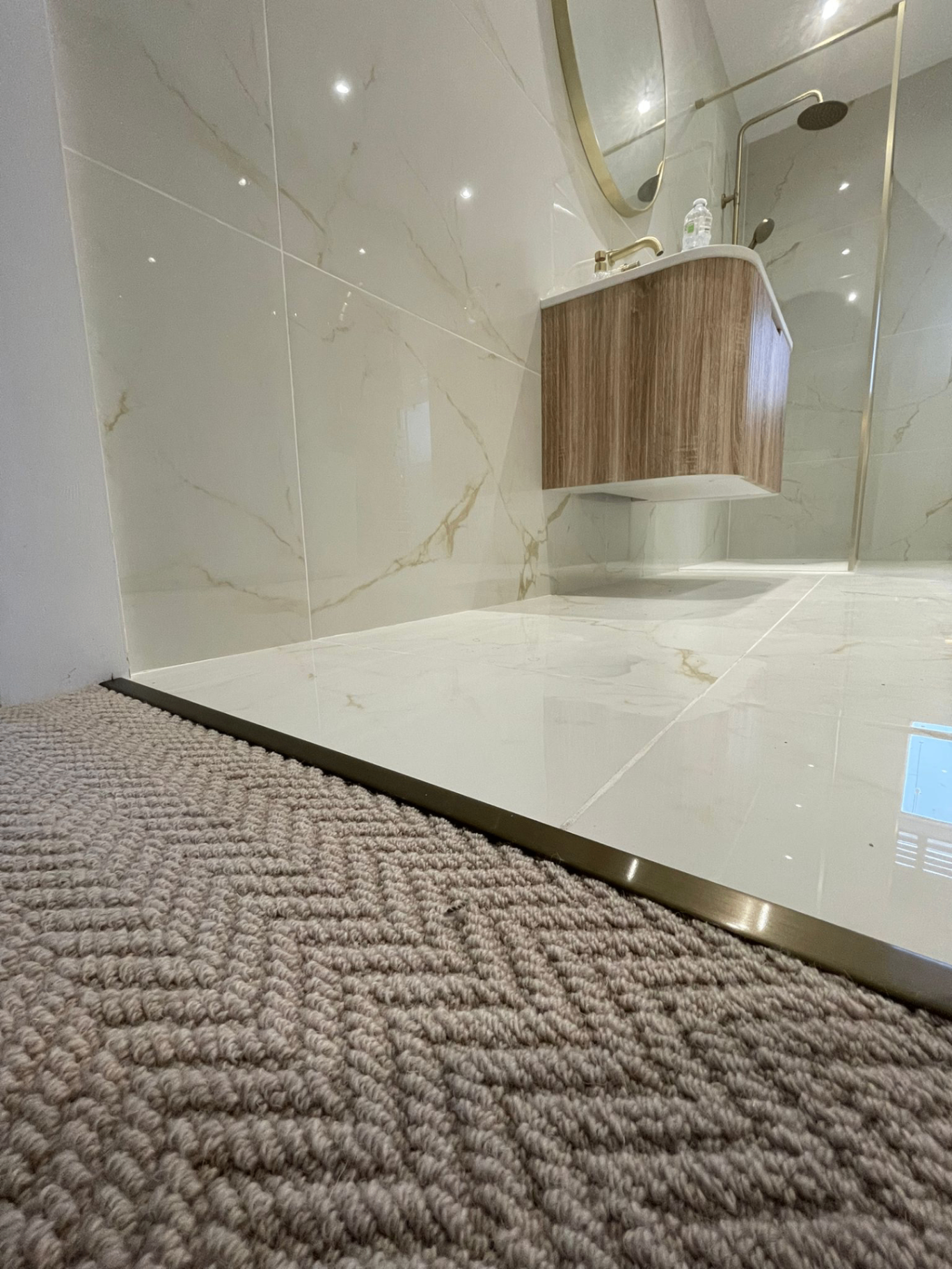 Marble & carpet threshold detail